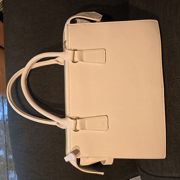 Betsey Johnson Unbeweavable Satchel white and fushia - Picture 4 of 16